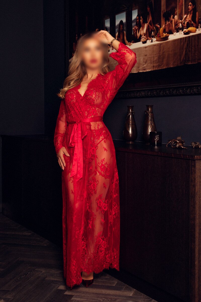 Carla — Cheshire escort, glamour blonde in lingerie